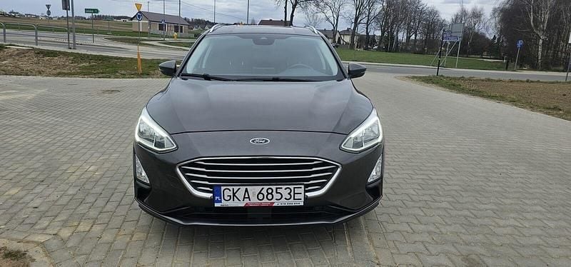 Szary Używany 2019 Ford Focus Kombi | 46 000 zł (Uczciwa cena) - Obraz 1/4