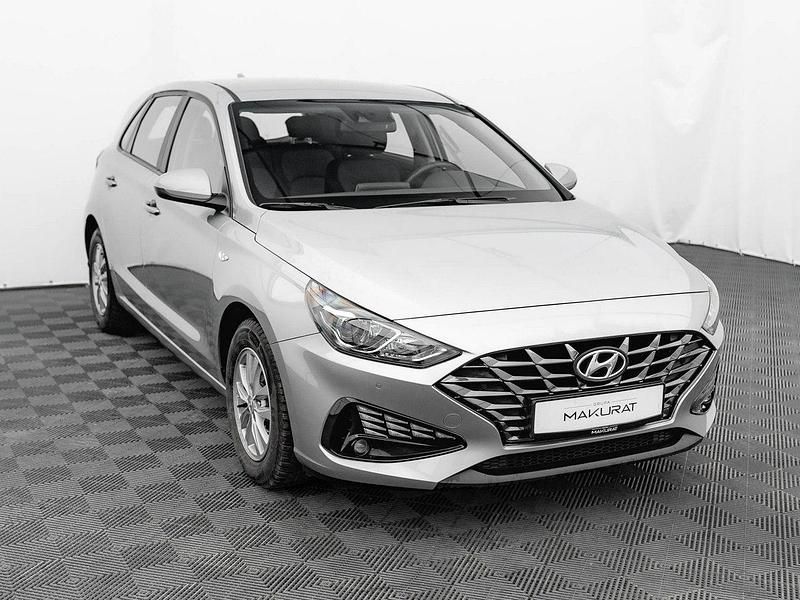 Używany Hyundai i30 110 KM (80 kW) 2022 Srebrny (metalik) Hatchback
