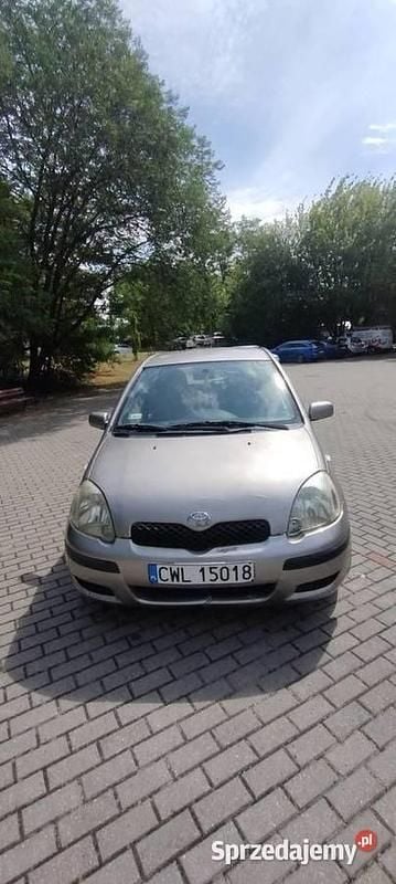 Srebrny Używany 2004 Toyota Yaris Hatchback | 3500 zł (Uczciwa cena) - Obraz 1/4