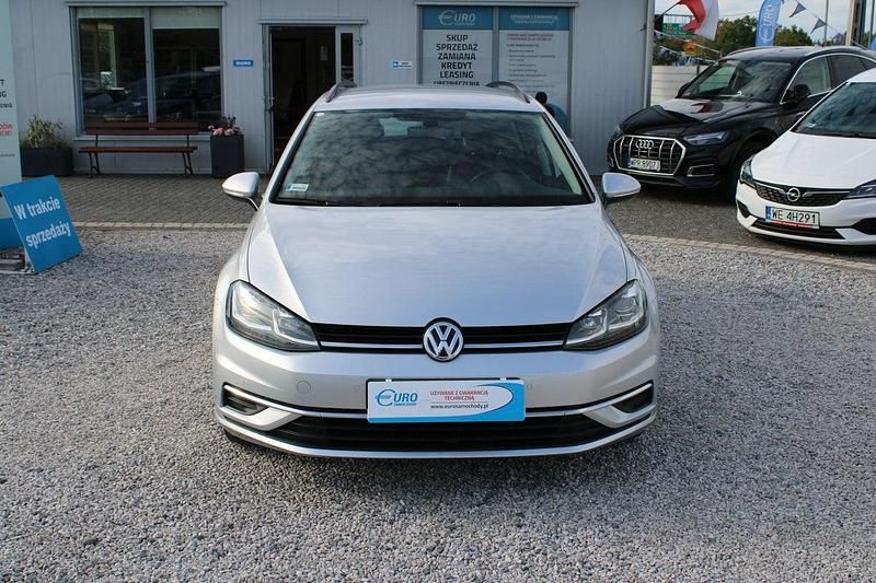Srebrny (metalik) Używany 2019 VW Golf VII Kombi | 40 569 zł (Dobra cena) - Obraz 1/3