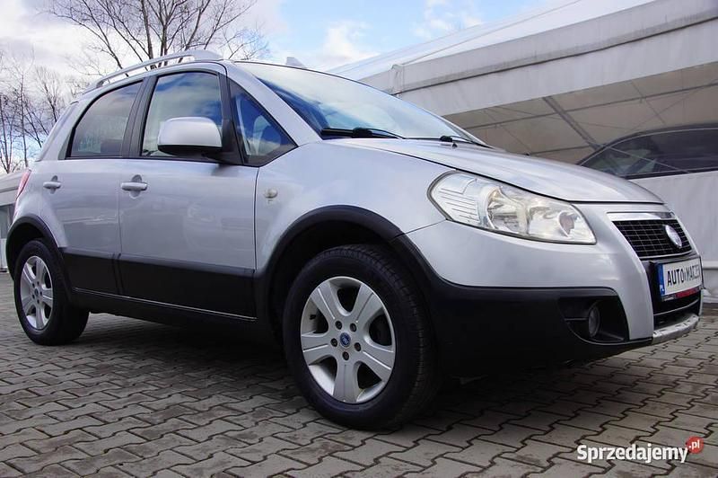 Używany Fiat Sedici 2006 Srebrny SUV