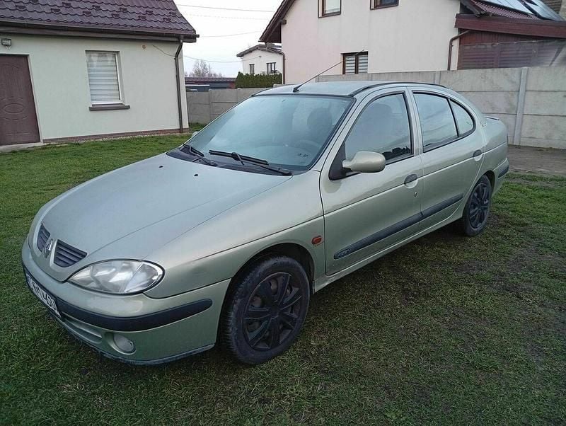 Zielony Używany 2002 Renault Mégane II Sedan/Limuzyna | 2300 zł (Uczciwa cena) - Obraz 1/4