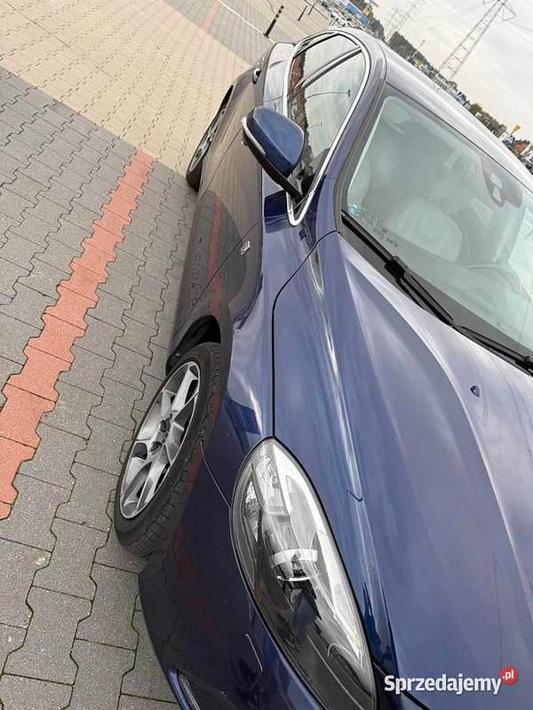 Używany Volvo V40 2015 Niebieski Kombi