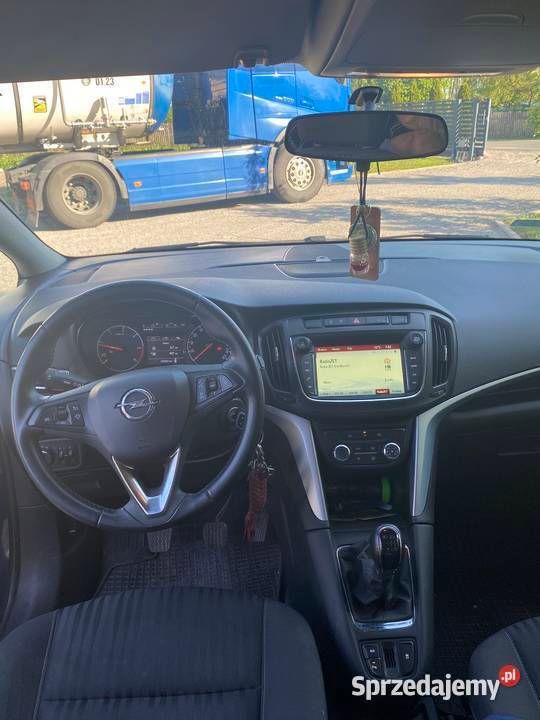 Używany Opel Zafira 2017 Minivan