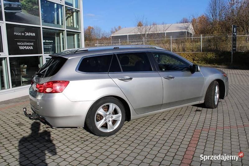 Srebrny Używany 2009 Honda Accord Kombi | 28 500 zł (Uczciwa cena) - Obraz 1/4
