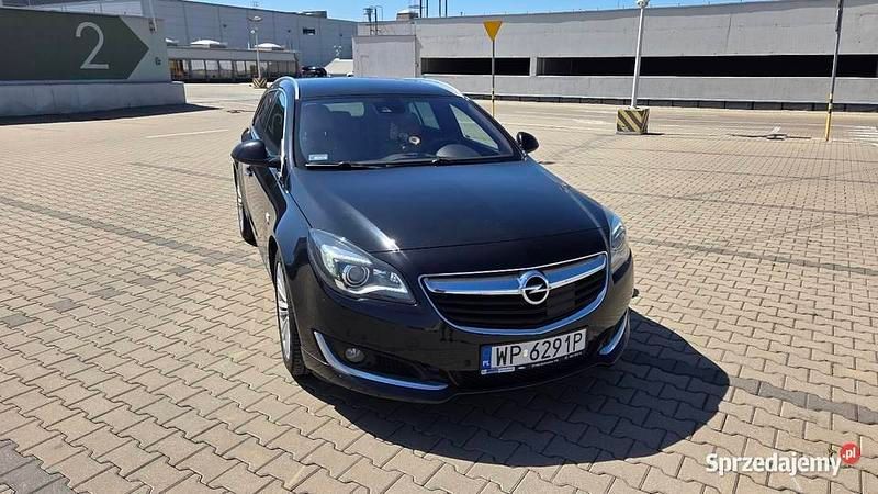 Czarny Używany 2016 Opel Insignia OPC Kombi | 33 000 zł (Dobra cena) - Obraz 1/4