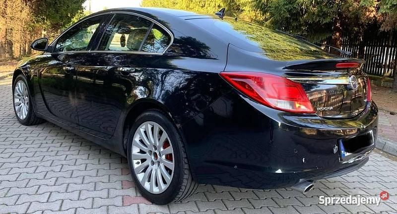 Czarny Używany 2011 Opel Insignia Hatchback | 11 900 zł (Super Cena) - Obraz 1/4