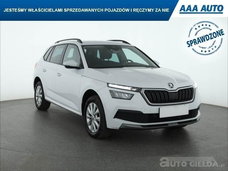 Biały Używany 2022 Skoda Kamiq SUV | 81 499 zł (Dobra cena) - Obraz 1/4