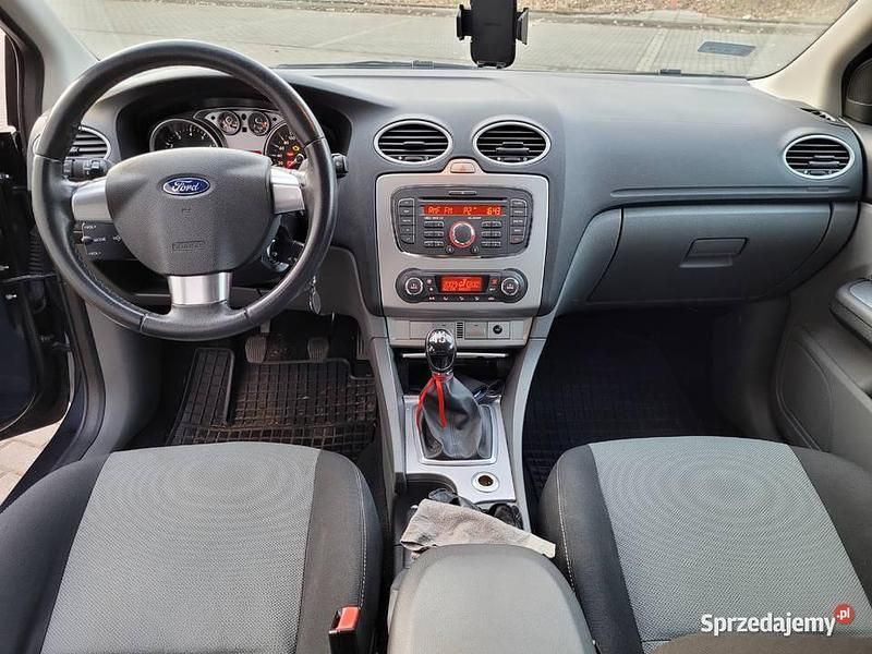 Używany Ford Focus 2011 Grafitowy Hatchback