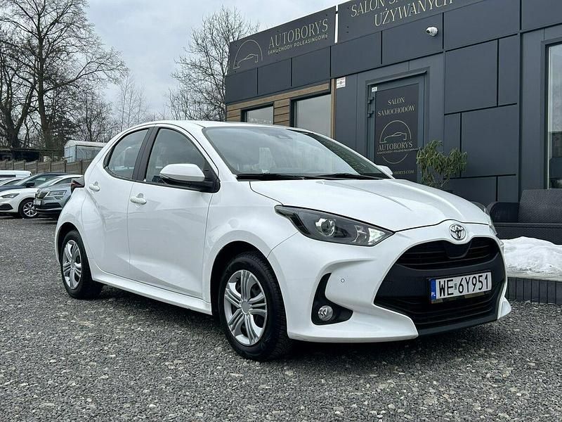 Używany Toyota Yaris 125 KM (91 kW) 2022 Biały (metalik) Hatchback