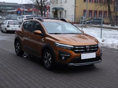 Używany Dacia Sandero 91 KM (66 kW) 2021 Pomarańczowy Hatchback