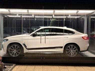 Biały Używany 2018 BMW X4 M Sport SUV | 105 000 zł - Obraz 1/4