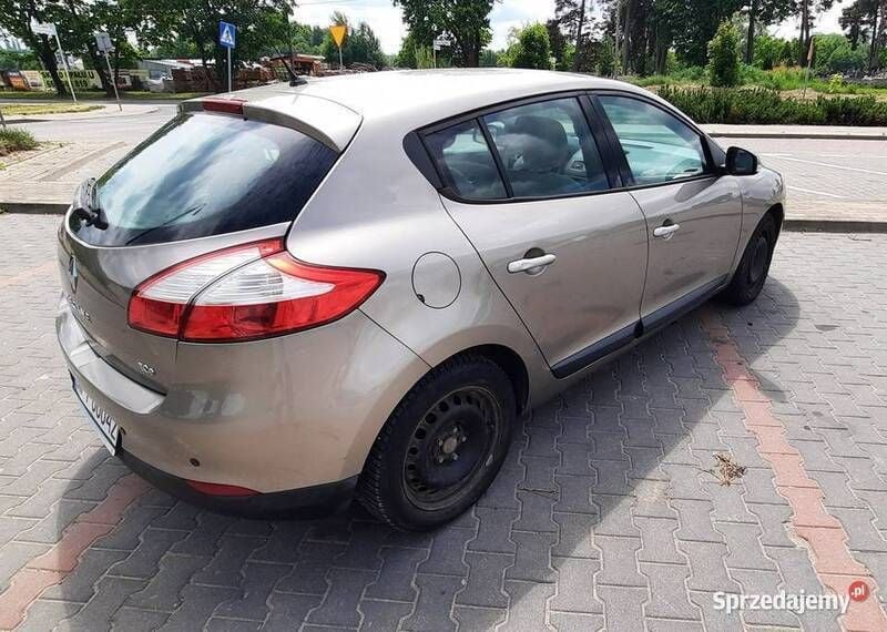 Używany Renault Mégane III Privilege 131 KM (96 kW) 2010 Złoty Hatchback