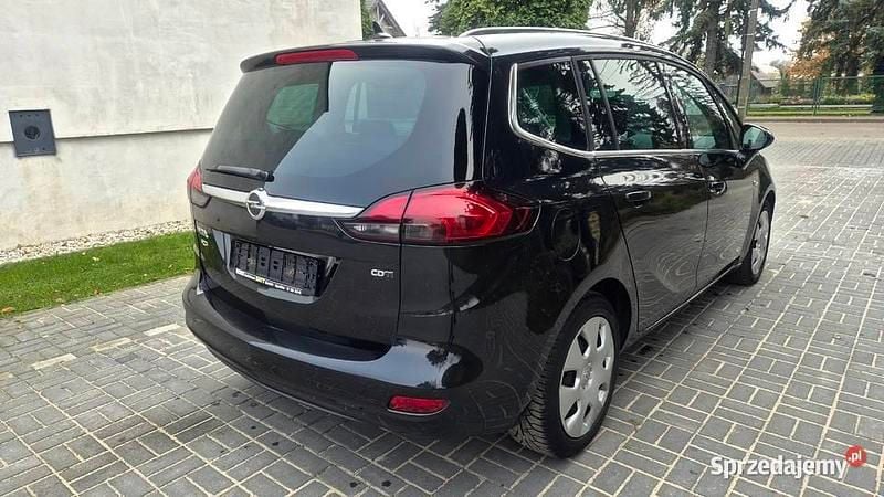 Używany Opel Zafira 2011 Czarny Minivan
