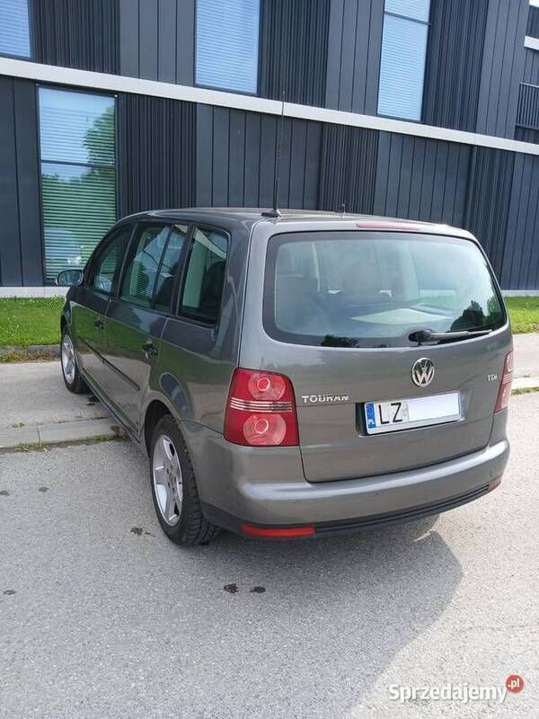 Grafitowy Używany 2008 VW Touran Minivan | 12 900 zł (Uczciwa cena) - Obraz 1/4