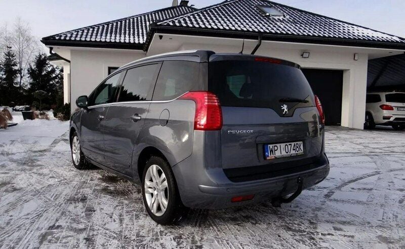 Używany Peugeot 5008 110 KM (80 kW) 2011 Szary (metalik) Minivan
