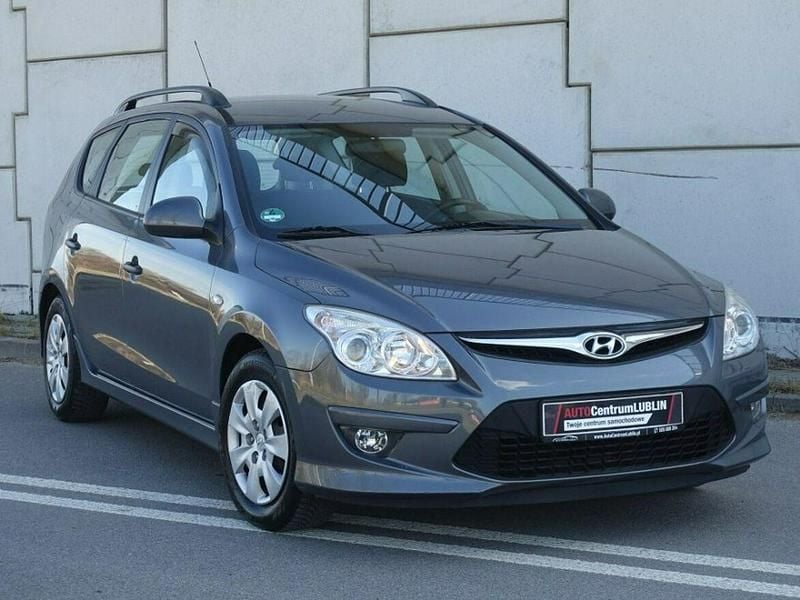 Czarny Używany 2010 Hyundai i30 Edition Kombi | 17 500 zł (Dość drogi) - Obraz 1/4