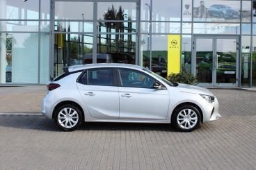 Używany Opel Corsa Edition 75 KM (55 kW) 2023 Srebrny