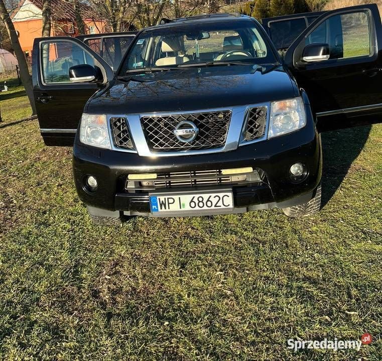 Czarny Używany 2011 Nissan Pathfinder SUV | 59 500 zł - Obraz 1/4