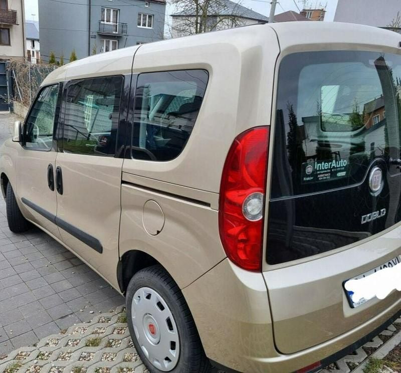 Używany Fiat Doblò 2014 Brązowobeżowy Minivan