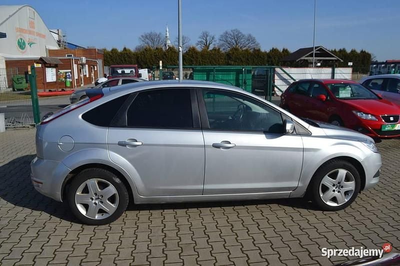 Używany Ford Focus 2008 Srebrny Hatchback