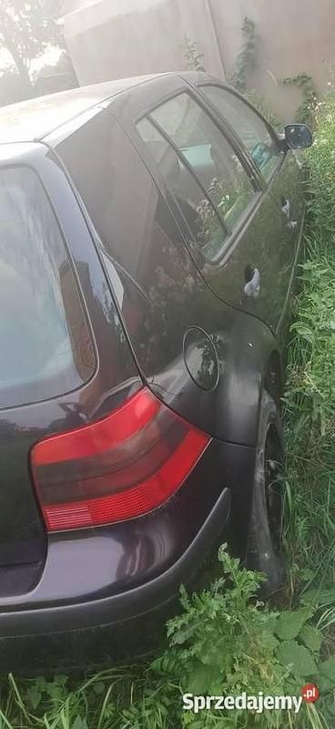 Czarny Używany 2001 VW Golf IV Hatchback | 1500 zł (Dobra cena) - Obraz 1/4