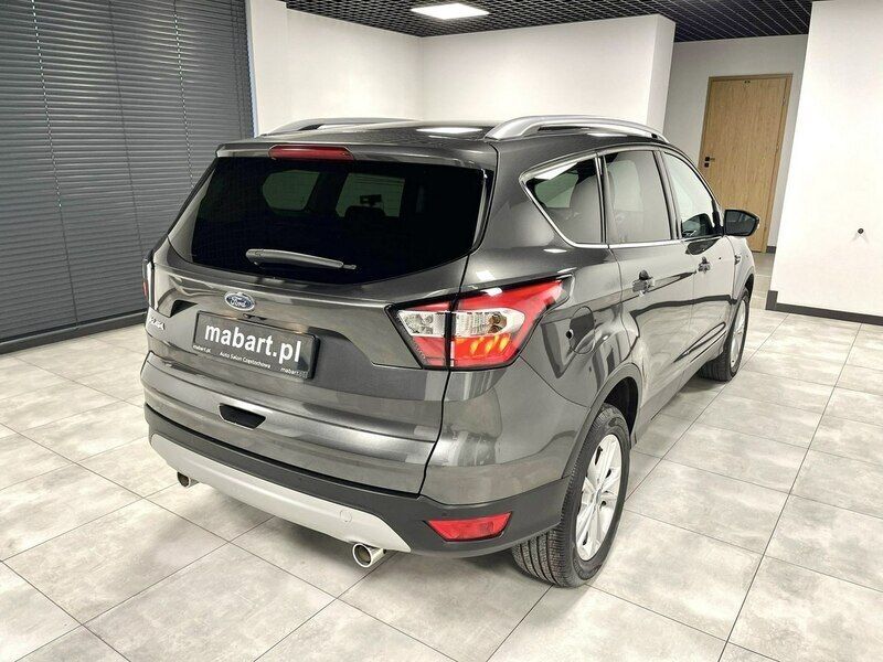 Używany Ford Kuga 150 KM (110 kW) 2018 Szary SUV
