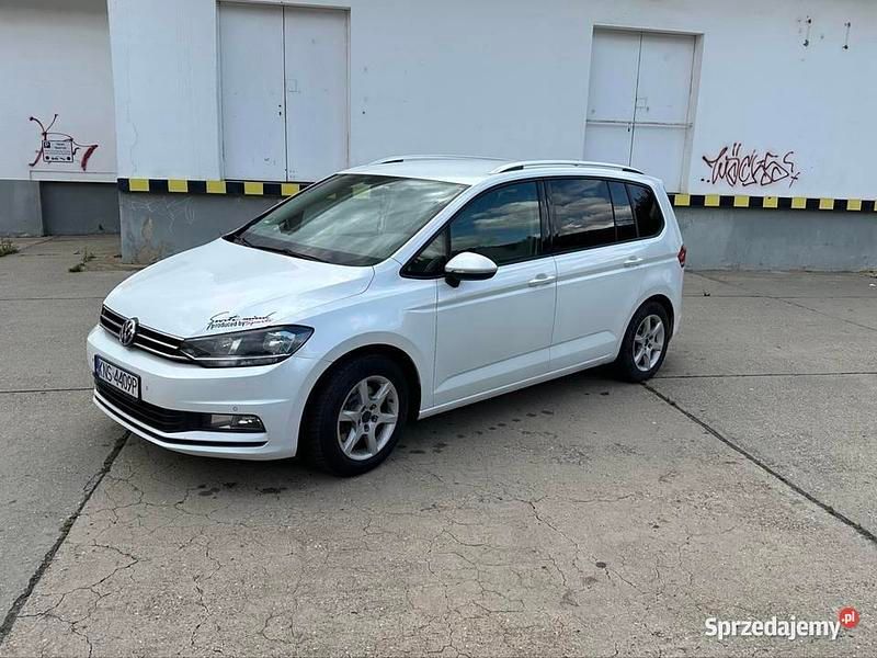 Biały Używany 2017 VW Touran Minivan | 47 000 zł (Uczciwa cena) - Obraz 1/4