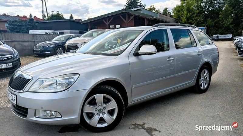 Szary (metalik) Używany 2013 Skoda Octavia Kombi | 23 900 zł (Uczciwa cena) - Obraz 1/4