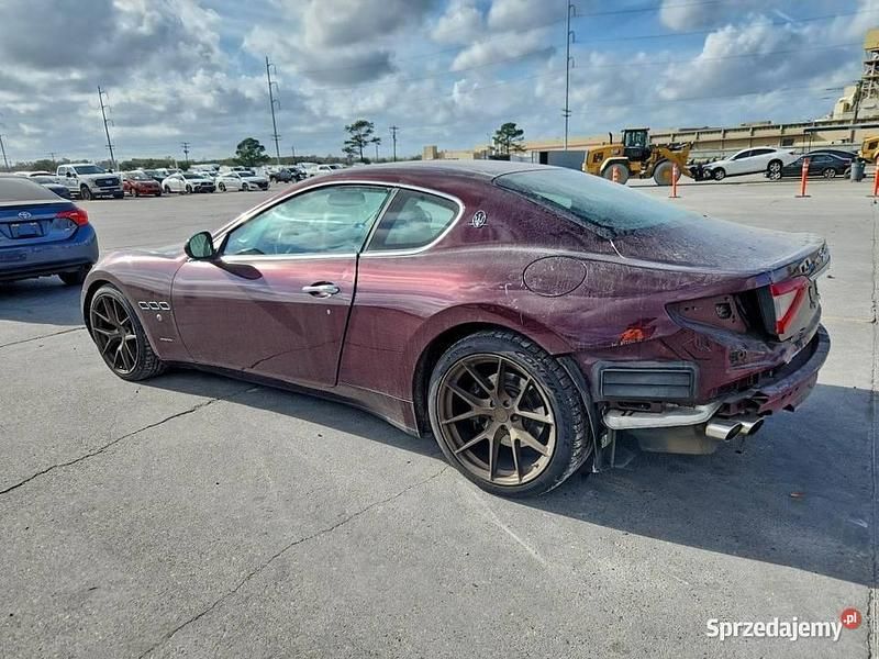 Bordowy Używany 2008 Maserati Granturismo Coupe | 49 000 zł - Obraz 1/4