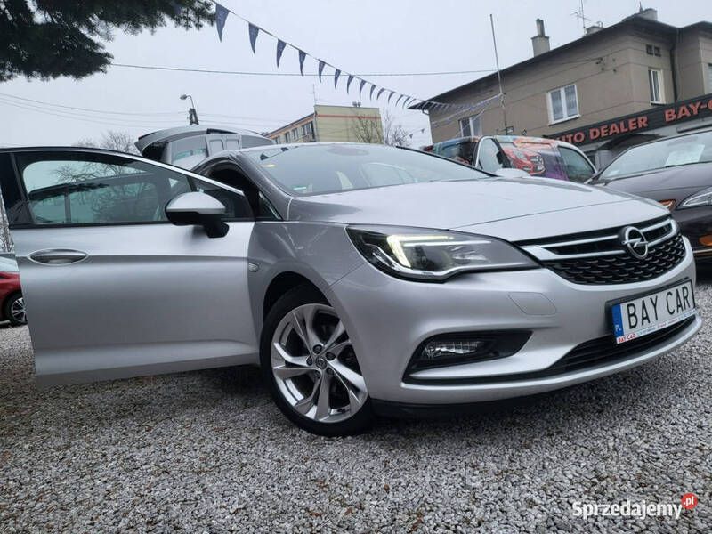 Srebrny Używany 2017 Opel Astra Hatchback | 38 900 zł (Dobra cena) - Obraz 1/4