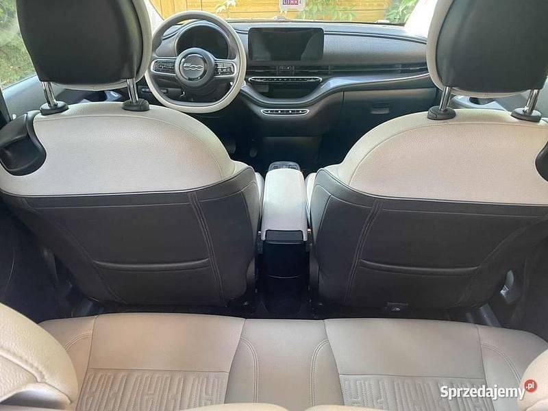 Używany Fiat 500e 2021 Czarny Sedan/Limuzyna