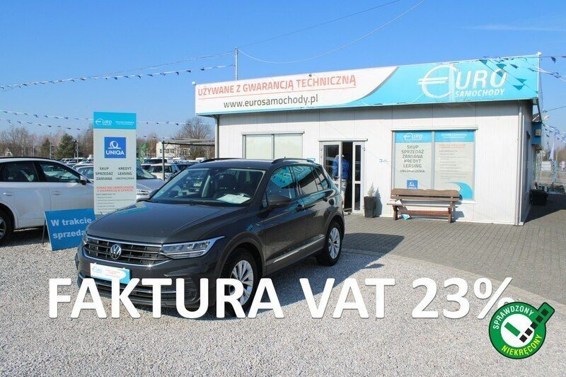 Szary (metalik) Używany 2021 VW Tiguan Life SUV | 91 899 zł (Uczciwa cena) - Obraz 1/4