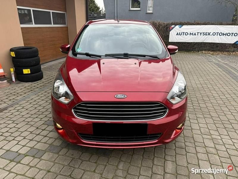 Bordowy (metalik) Używany 2016 Ford Ka Plus Hatchback | 29 900 zł - Obraz 1/4