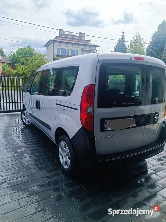 Używany 2017 Opel Combo Minivan | 28 000 zł (Uczciwa cena) - Obraz 1/4