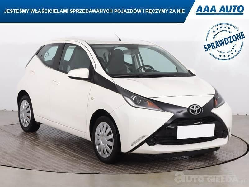 Używany Toyota Aygo 2016 Biały Hatchback