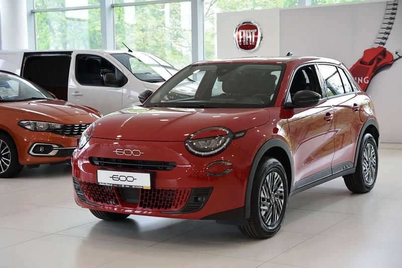 Lakier pastelowy czerwony passione Nowe 2025 Fiat 600 Pop SUV | 88 420 zł (Dobra cena) - Obraz 1/4