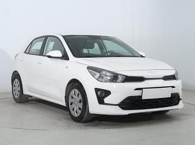 Używany Kia Rio 101 KM (74 kW) 2022 Biały Hatchback