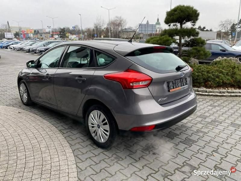 Używany Ford Focus 125 KM (91 kW) 2016 Szary (metalik) Hatchback