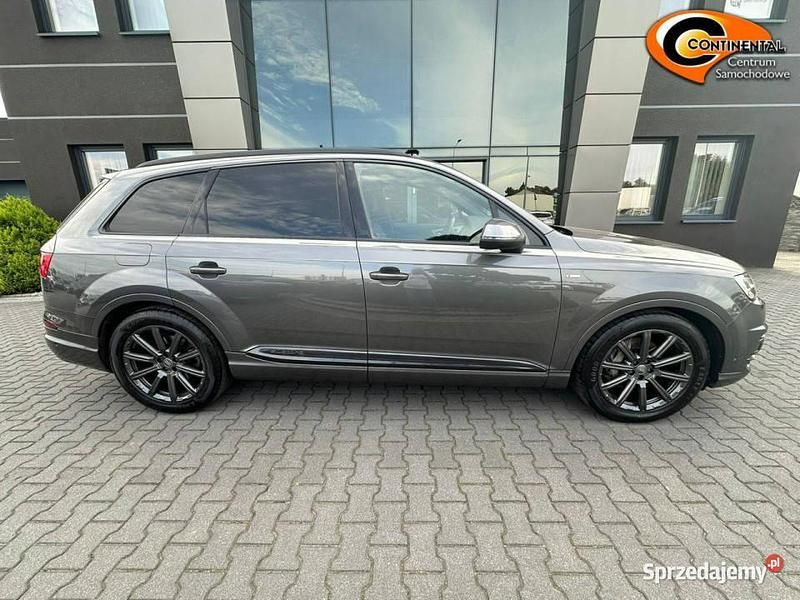 Używany Audi Q7 272 KM (200 kW) 2018 Szary (metalik, perła) SUV