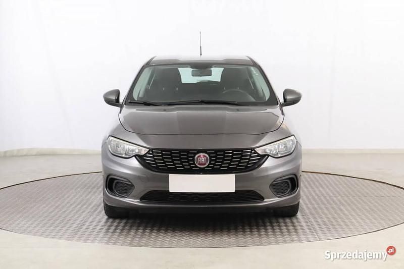 Szary Używany 2017 Fiat Tipo Hatchback | 38 499 zł (Uczciwa cena) - Obraz 1/4