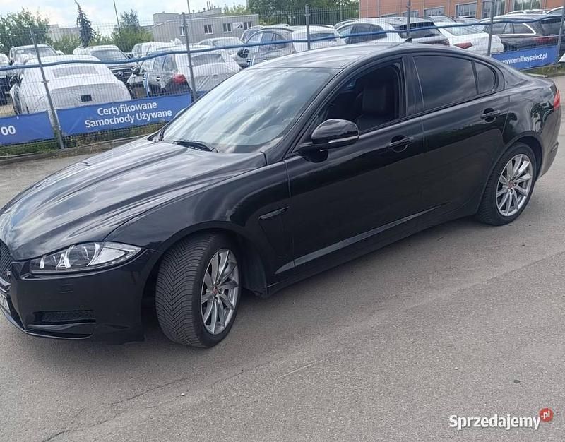 Używany Jaguar XF 2013 Czarny Sedan/Limuzyna