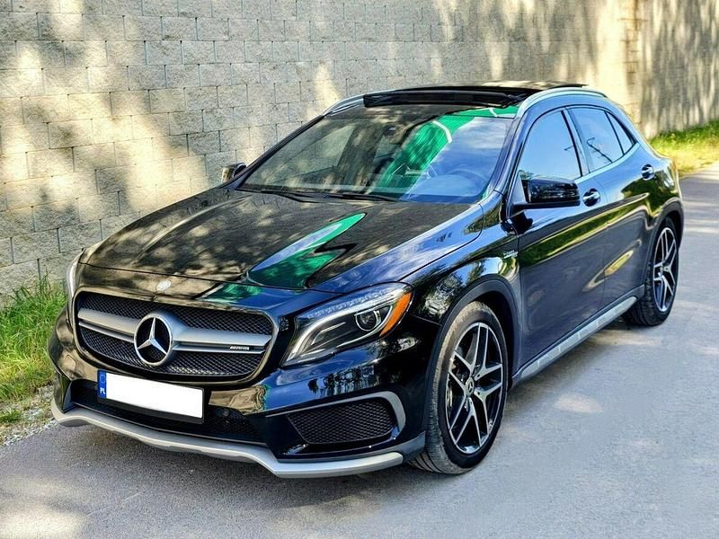 Czarny Używany 2016 Mercedes A45 AMG AMG SUV | 89 999 zł - Obraz 1/4