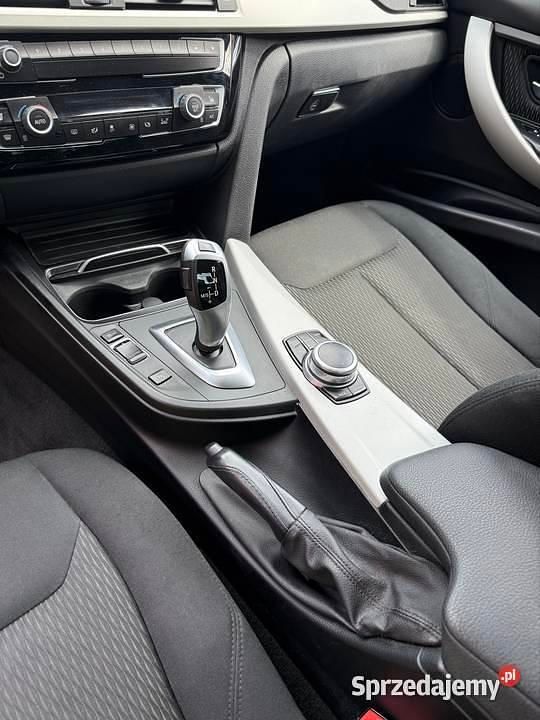 Używany BMW 320 190 KM (139 kW) 2018 Złoty Sedan/Limuzyna
