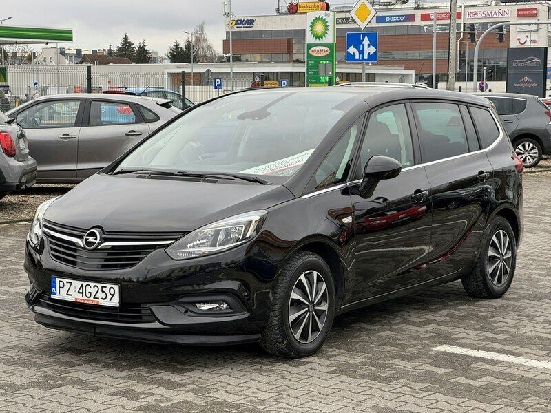 Używany Opel Zafira 135 KM (99 kW) 2018 Brązowy (metalik) Minivan