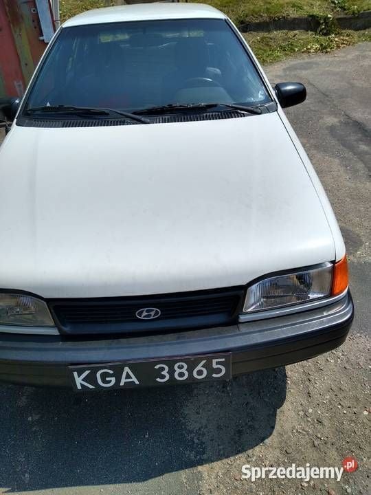 Biały Używany 1991 Hyundai Pony Sedan/Limuzyna | 12 000 zł - Obraz 1/4