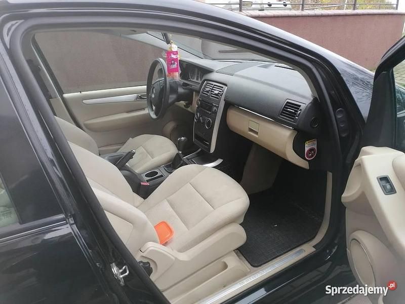 Używany 2006 Mercedes 180 Sedan/Limuzyna | 8500 zł - Obraz 1/4