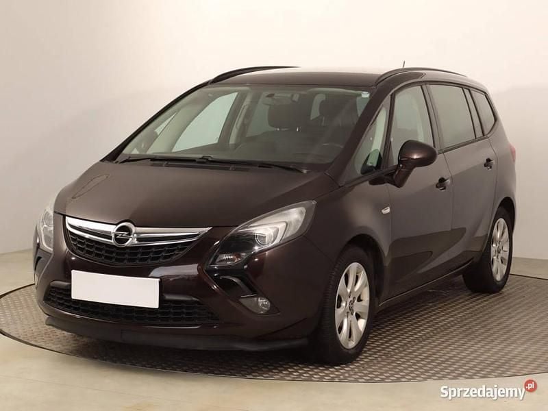Używany Opel Zafira Tourer 2015 Czarny Minivan