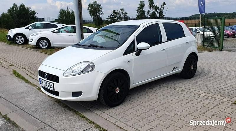 Biały Używany 2011 Fiat Grande Punto Hatchback | 16 500 zł (Dość drogi) - Obraz 1/4