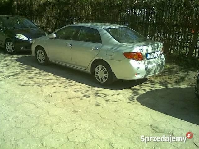 Używany Toyota Corolla Luna 2009 Srebrny Sedan/Limuzyna